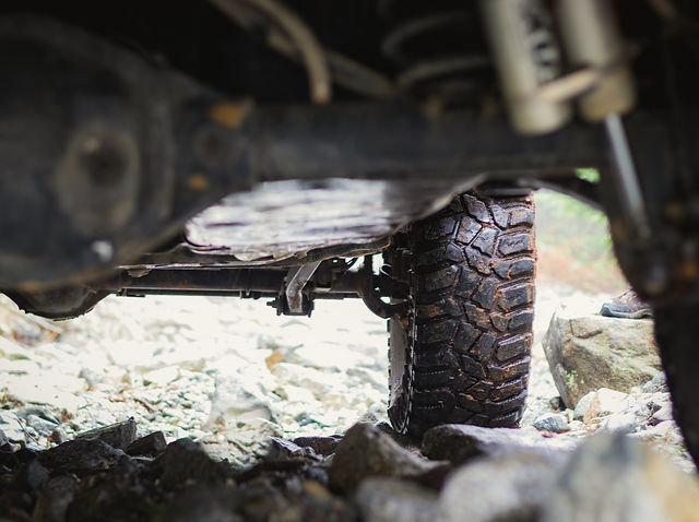 What are Symptoms of Bad Ball Joints